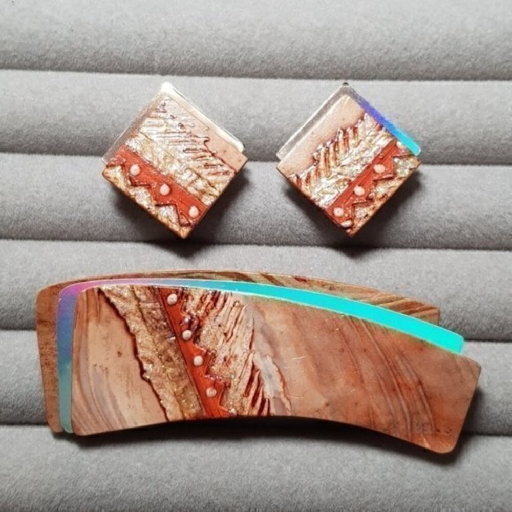 4/24$  Handmade Iridescent brooch and earrings set. Very colourful! - Picture 4 of 7